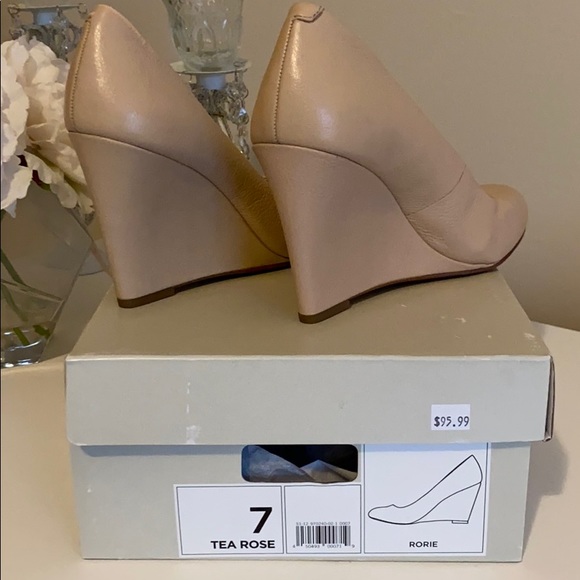 Banana Republic rorie wedge - Picture 4 of 6